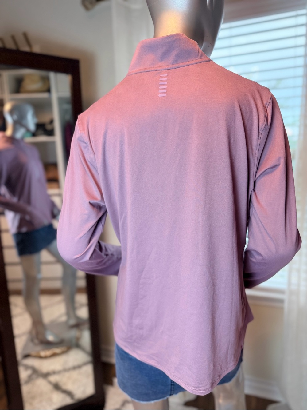 Under Armour Women’s XL Purple Quarter Zip Pullover Thumb Holes Athletic Top - Picture 5 of 9